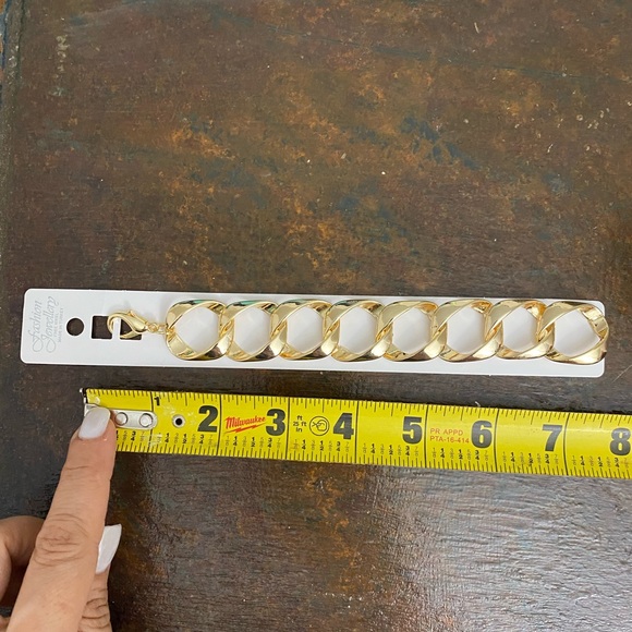 Bracelets - Picture 3 of 4